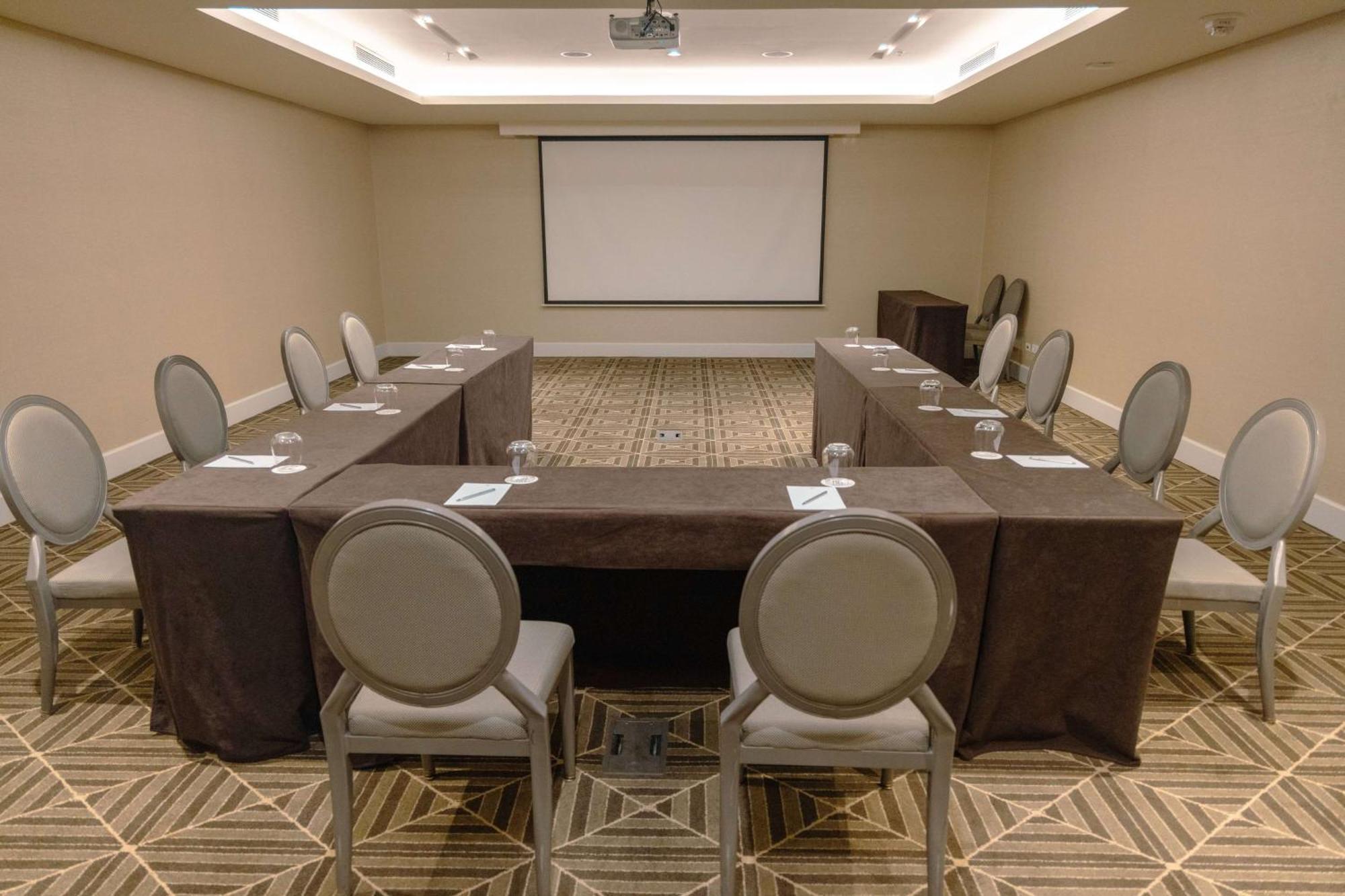 Bristol Panama, A Registry Collection Hotel エクステリア 写真 A meeting room at the Four Seasons Hotel, Washington, D.C.